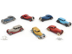 Lot 279 - DINKY TOYS (7)