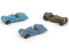 Lot 277 - DINKY TOYS (3)