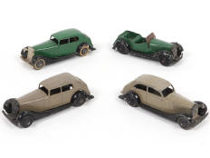 Lot 273 - DINKY TOYS (GB) (4)