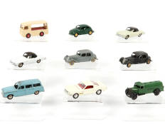 Lot 281 - DINKY TOYS (9)