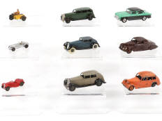Lot 286 - DINKY TOYS (GB) (9)