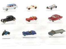 Lot 291 - DINKY TOYS (9)
