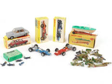 Lot 293 - DINKY TOYS (30)
