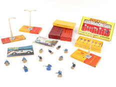 Lot 324 - DINKY TOYS (FRANCE) (22)