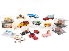 Lot 67 - DIVERS (16)