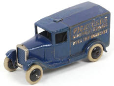 Lot 376 - DINKY TOYS (GB) (1)