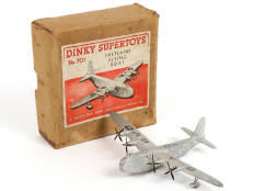 Lot 415 - DINKY TOYS (GB) (1)