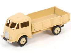 Lot 352 - DINKY TOYS (FRANCE) (1)