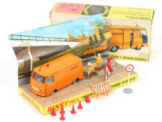 Lot 362 - DINKY TOYS (FRANCE) (1)