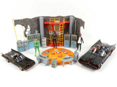 McFARLANE TOYS (USA) (8)