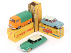 Lot 267 - DINKY TOYS (FRANCE) (3)