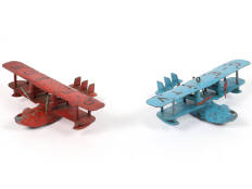 Lot 277 - DINKY TOYS (GB) (2)