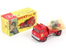 Lot 255 - DINKY TOYS (GB) (1)