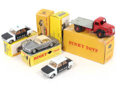 Lot 327 - DINKY TOYS (FRANCE) (5)