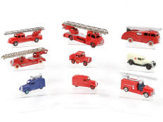 Lot 66 - DIVERS (9)