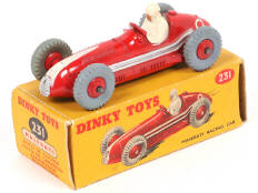 Lot 270 - DINKY TOYS (GB) (1)