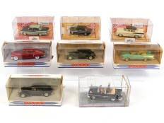 Lot 74 - DIVERS (8)
