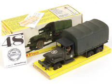 Lot 322 - DINKY TOYS (FRANCE) (1)