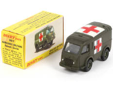 Lot 320 - DINKY TOYS (FRANCE) (1)