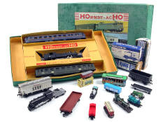 HORNBY 'HO' & DIVERS (19)