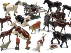 FIGURINES DIVERSES (50)