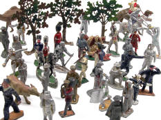 FIGURINES DIVERSES (114)