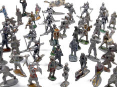 FIGURINES DIVERSES (51)