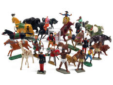 FIGURINES DIVERSES (34)