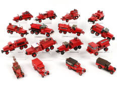 Lot 207 - DIVERS (16)