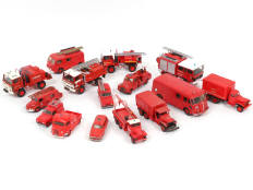 Lot 182 - DIVERS (15)
