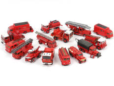Lot 185 - DIVERS (15)
