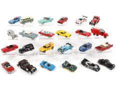 Lot 129 - DIVERS (24)