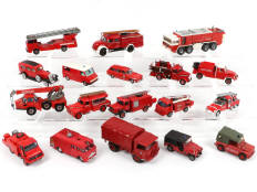 Lot 192 - DIVERS (18)