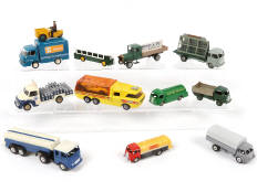Lot 74 - DIVERS (11)