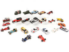 Lot 121 - DIVERS (23)