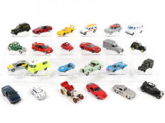 Lot 125 - DIVERS (24)