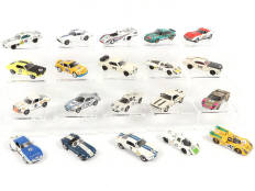 Lot 106 - DIVERS (20)