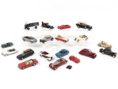 Lot 140 - DIVERS (19)
