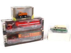 Lot 63 - DIVERS (4)