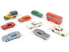 Lot 86 - DIVERS (9)
