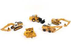 Lot 65 - DIVERS (5)