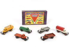 Lot 327 - DINKY TOYS (GB) (1)