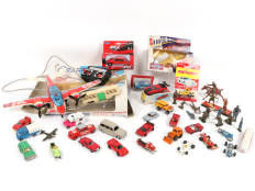 Lot 131 - DIVERS (42)
