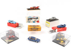 Lot 64 - DIVERS (8)