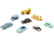 Lot 67 - DIVERS (8)