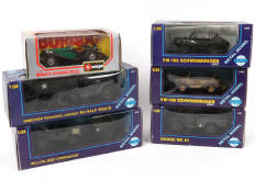 Lot 51 - DIVERS (6)