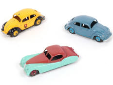 Lot 303 - DINKY TOYS (GB) (3)