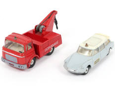 Lot 344 - DINKY TOYS (FRANCE) (2)