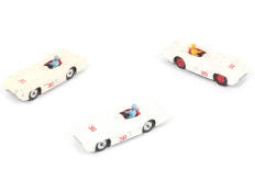 Lot 220 - DINKY TOYS (GB) (3)