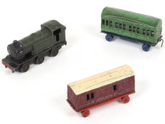 Lot 221 - DINKY TOYS (GB) (3)
